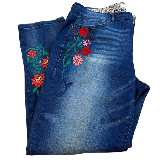 Vintage America Blues Bestie Jeans Size 12 R 31 Embellished Embroidered Flowers - Picture 12 of 12